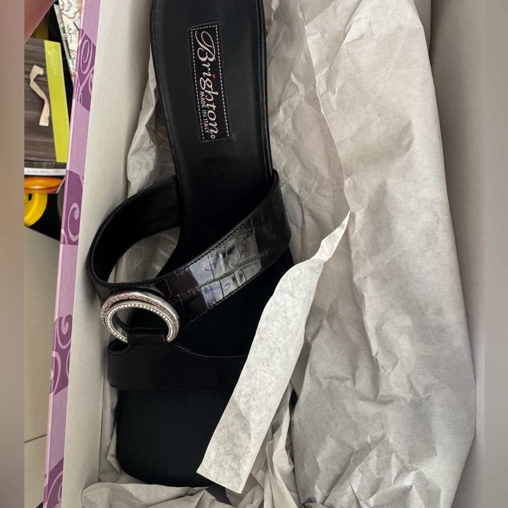 Brighton heals - worn under a handful of times - W8.5